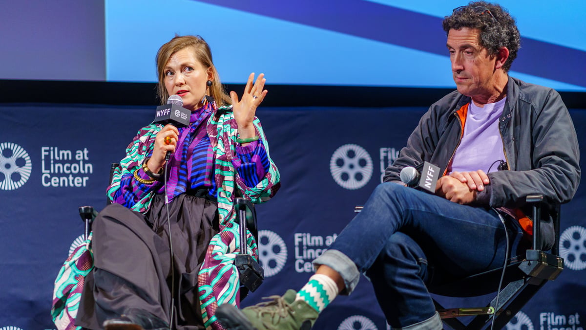 Watch/Listen: Yorgos Lanthimos, Tony McNamara, Robbie Ryan & More on <i>Poor Things</i>