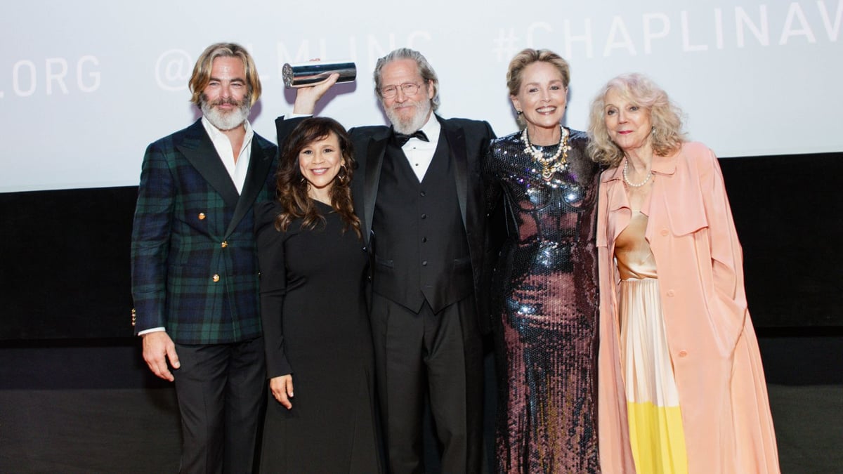 Honoring Jeff Bridges at the 49th Chaplin Award Gala with Chris Pine, Rosie Perez, Sharon Stone & Blythe Danner