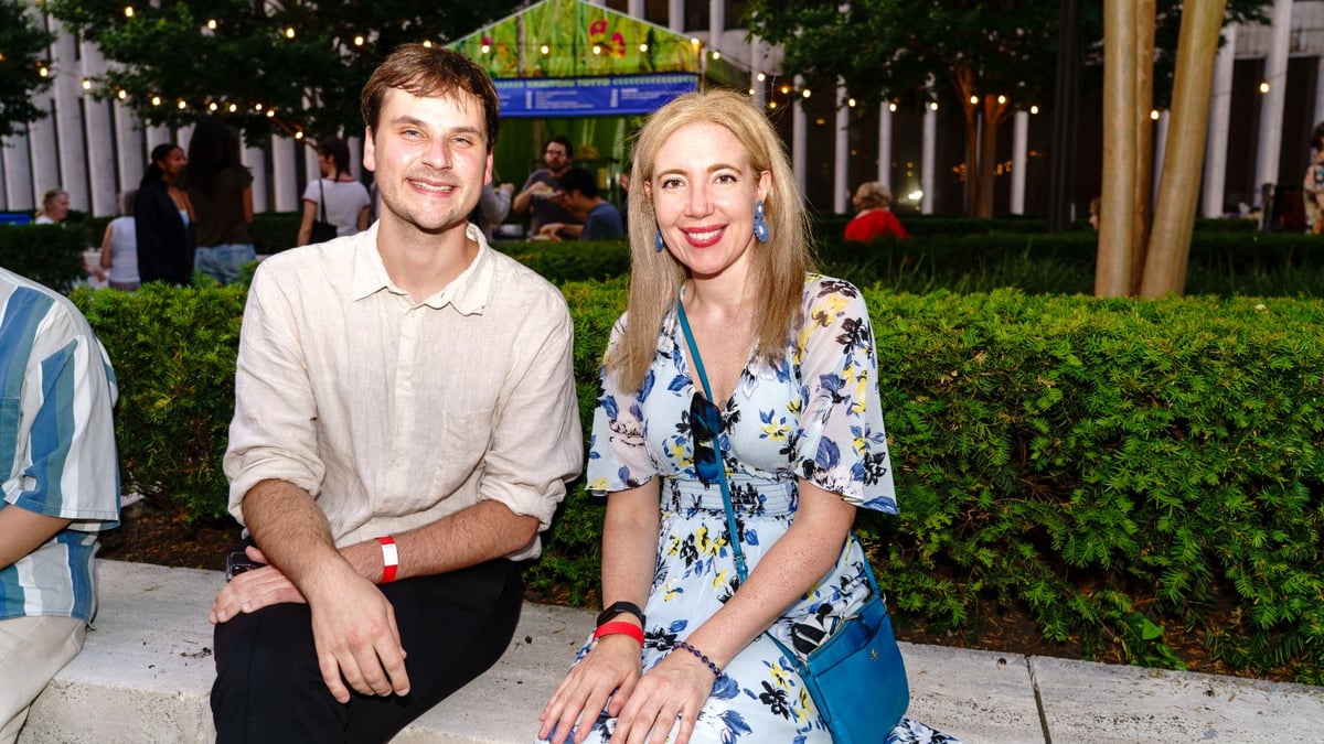 Photos: Darren Aronofsky Kicks Off FLC’s 2024 Free Outdoor Film Series with <i>Black Swan</i>!