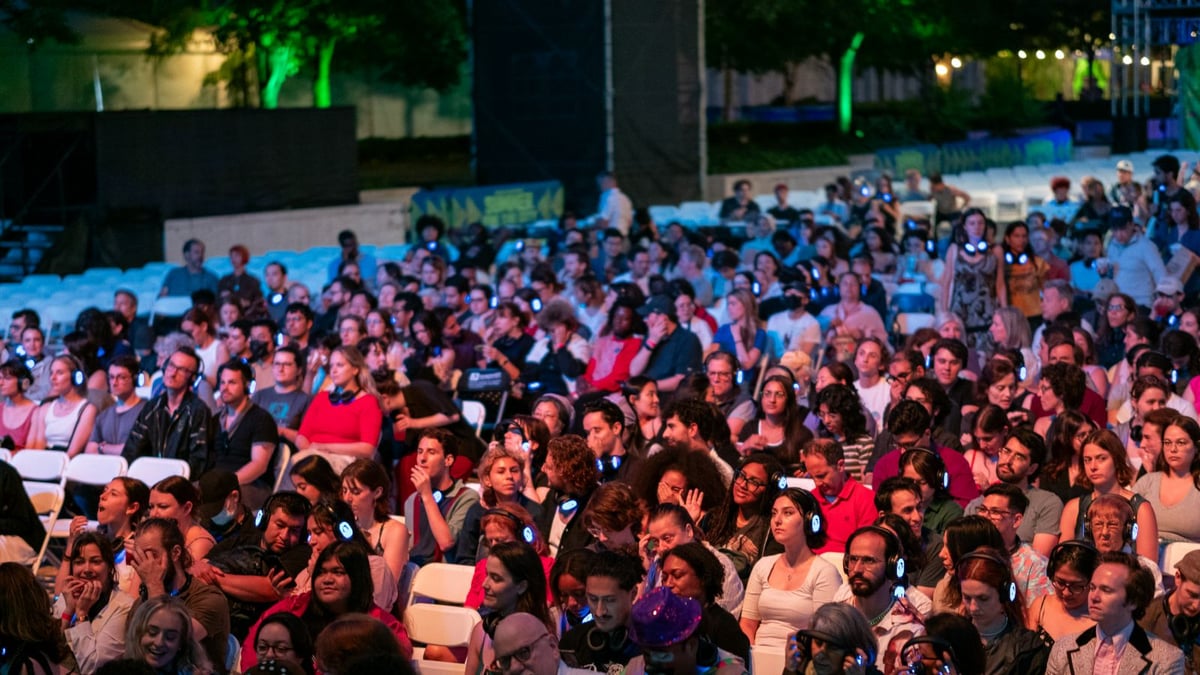 Photos: Darren Aronofsky Kicks Off FLC’s 2024 Free Outdoor Film Series with <i>Black Swan</i>!