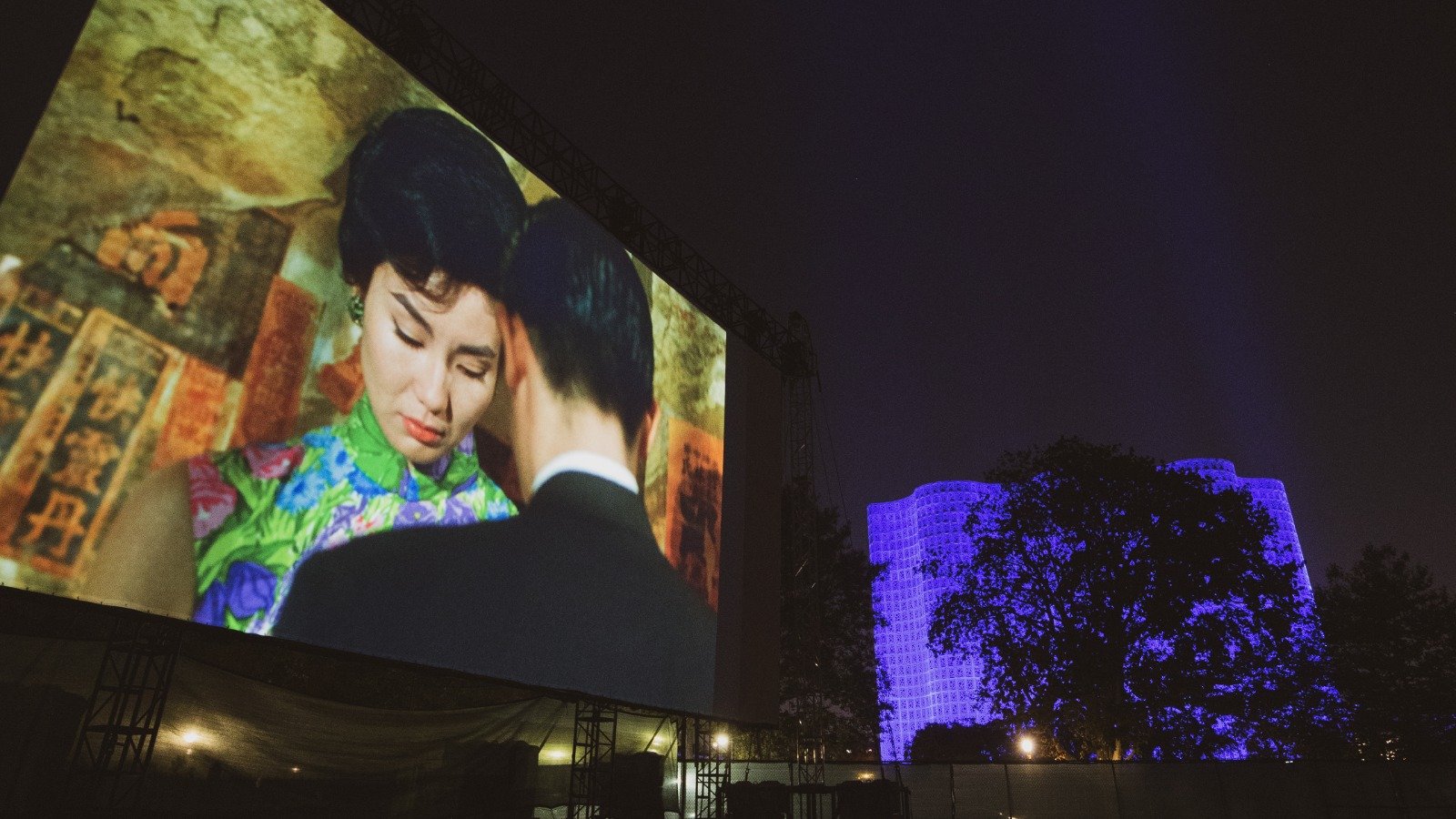 Photos: 20th Anniversary Restoration of Wong Kar Wai’s <i>In the Mood for Love</i> Premieres at Queens Drive-In